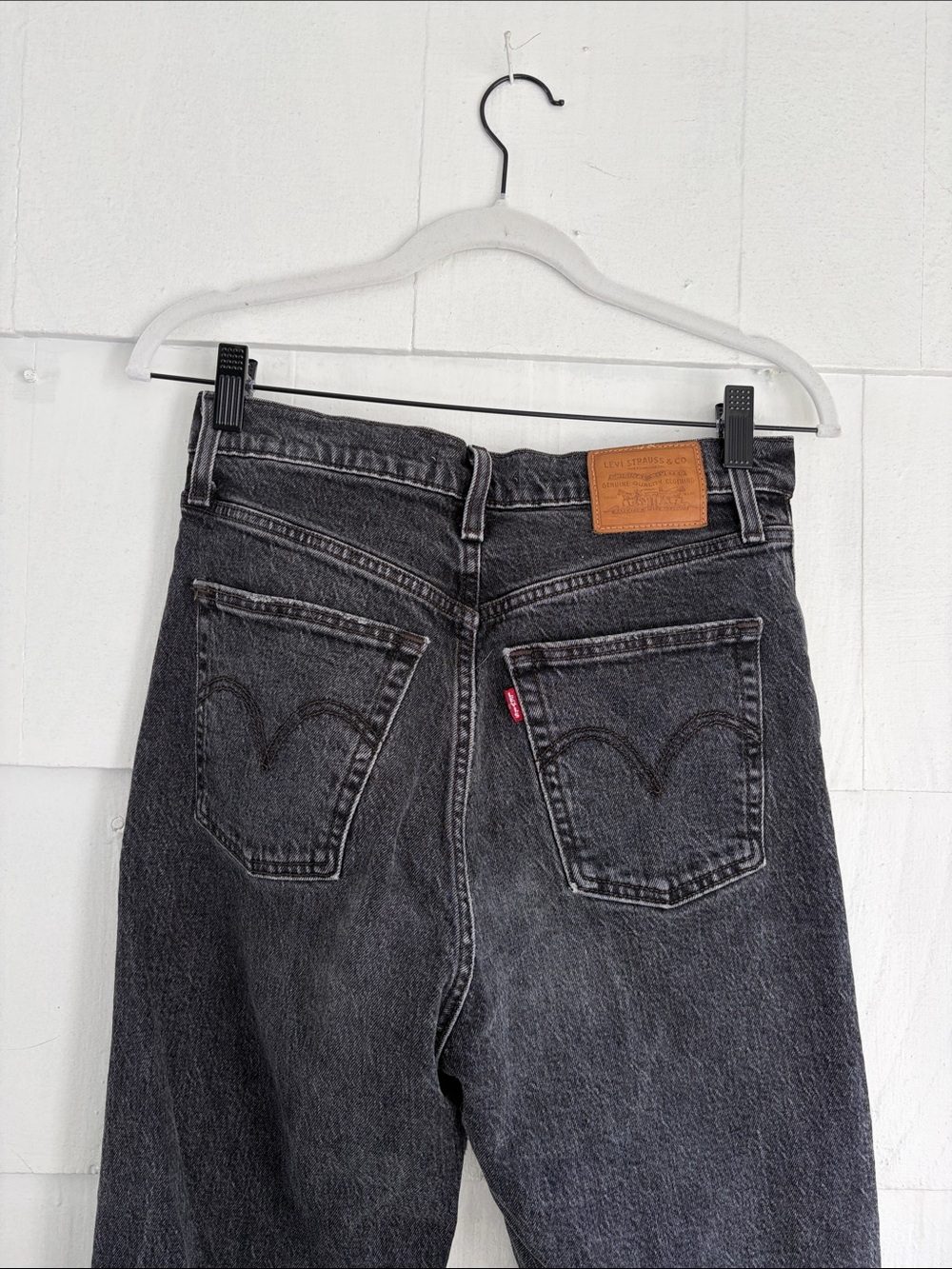 Levi’s Ribcage Straight Ankle Jeans